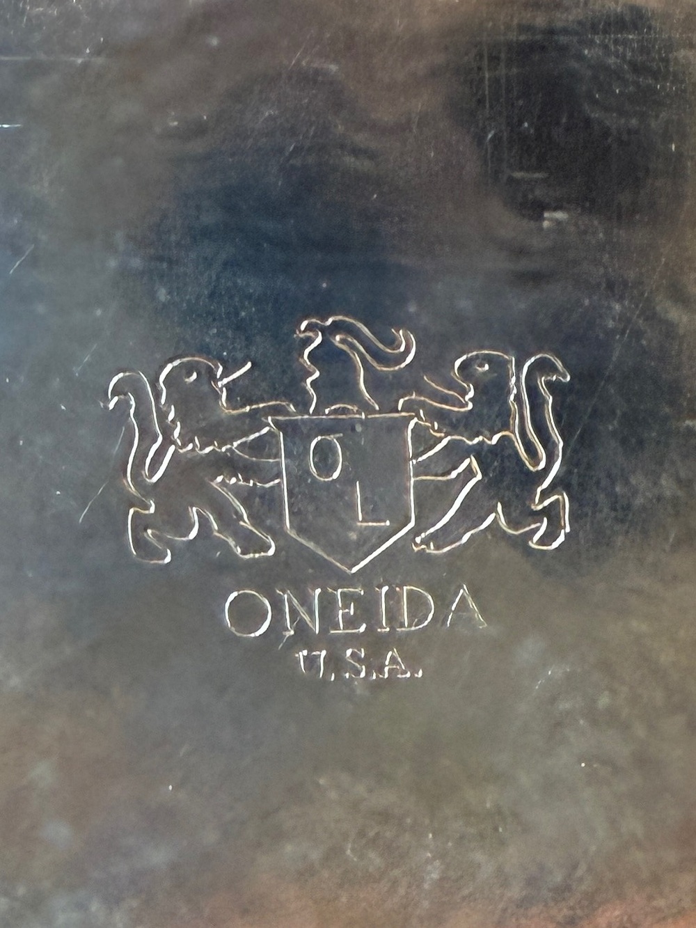 Oneida Rectangular Silver Ornate Serving Tray - Picture 15 of 16